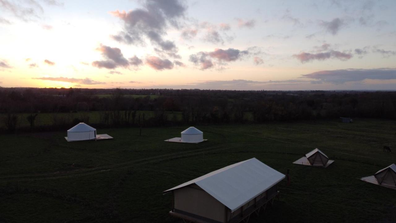 Camping A La Ferme - Hebergements Insolites Cerisy-la-Foret Eksteriør bilde