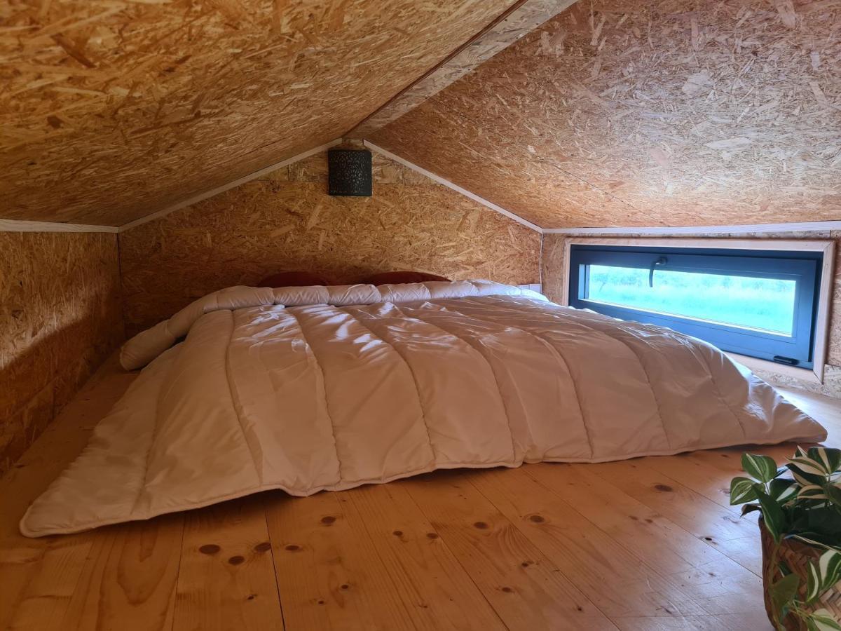 Camping A La Ferme - Hebergements Insolites Cerisy-la-Foret Eksteriør bilde