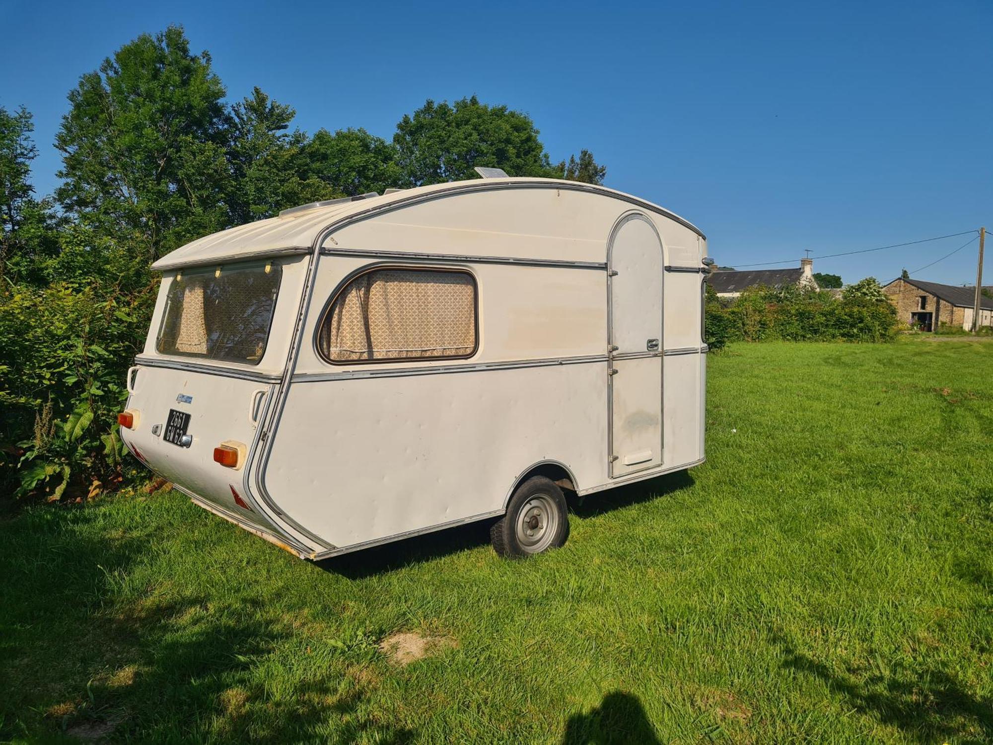 Camping A La Ferme - Hebergements Insolites Cerisy-la-Foret Eksteriør bilde